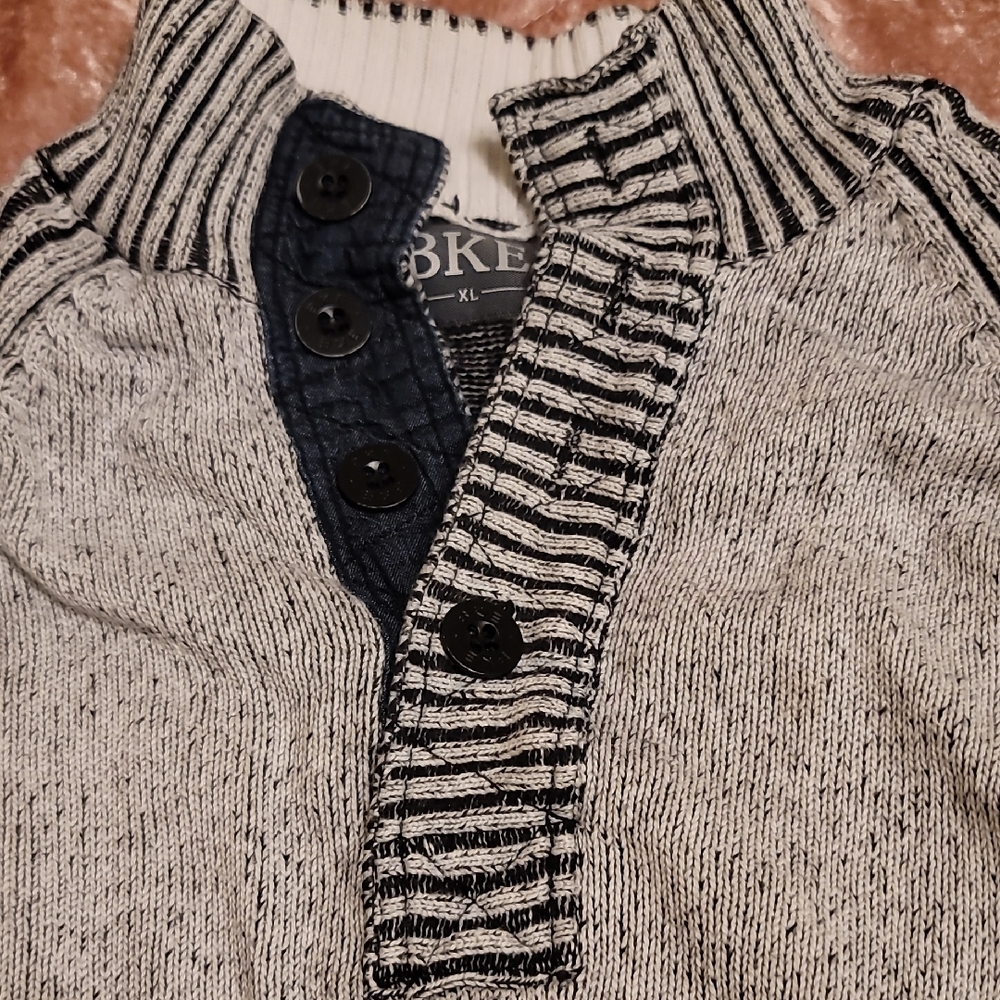 BKE Men's XL Sweater Black and Gray Metal Buttons